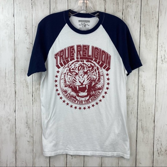 True Religion Other - True Religion Red Lion Graphic 100% Cotton Baseball Tee Men's Size Medium Buckle